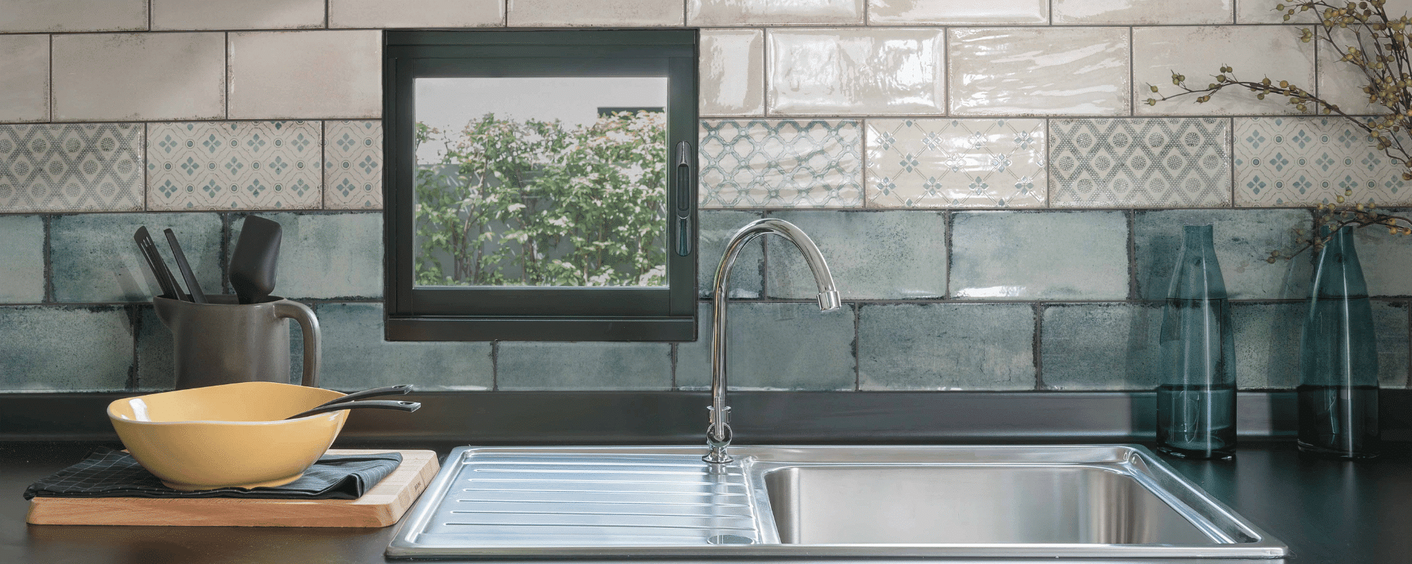 glass tiles in kitchen